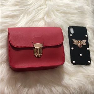 Small cross body purse with removable straps